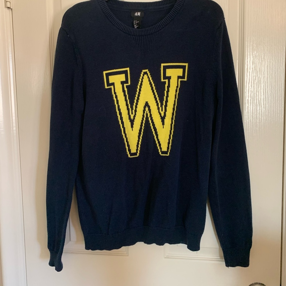 W sweater